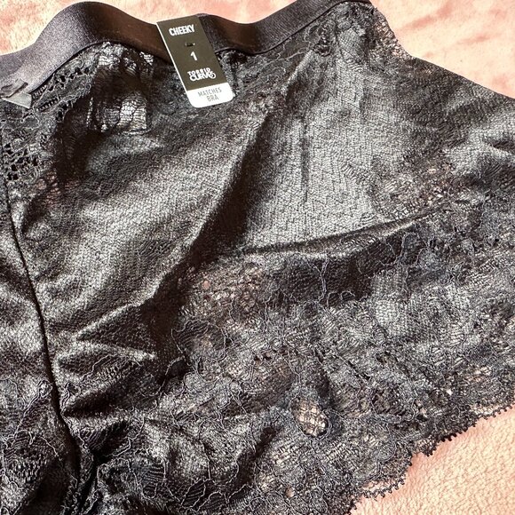 NWT Torrid Curve Size 1X Black Super Soft Lace Cheeky Mid-rise Panty w Lattice - Picture 3 of 6
